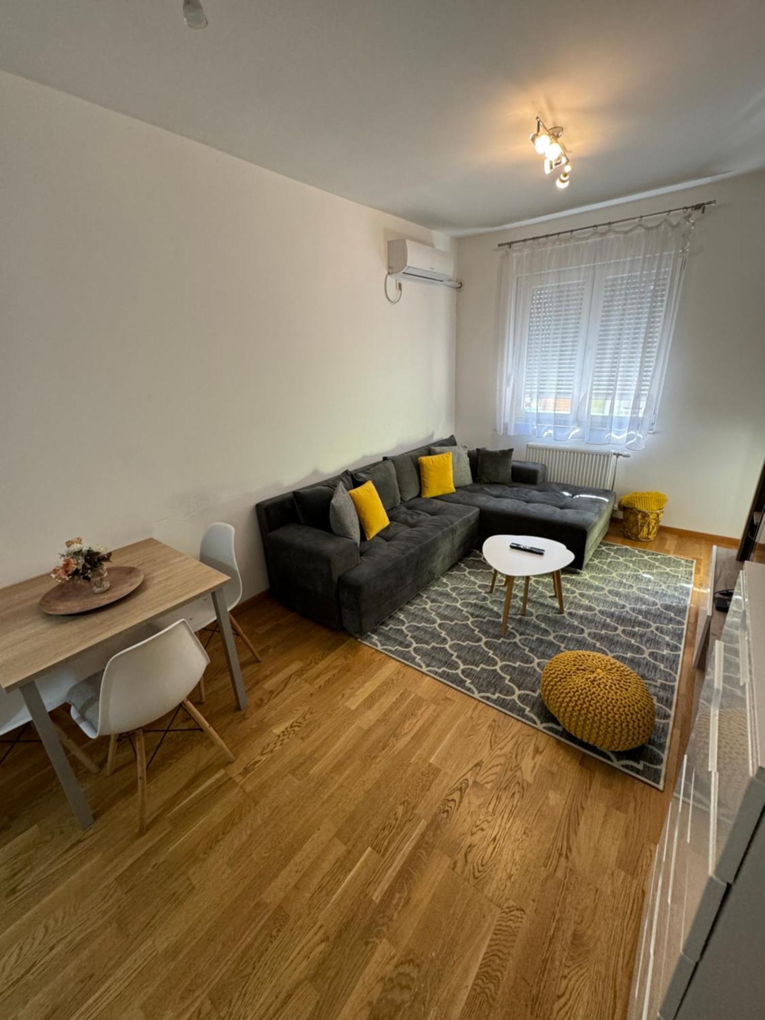 Novi Sad Apartman Apartment ภายนอก รูปภาพ